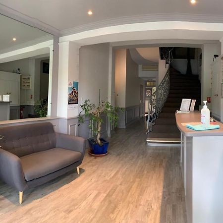 Logis Hotel Du Midi サロン＝ド＝プロヴァンス エクステリア 写真