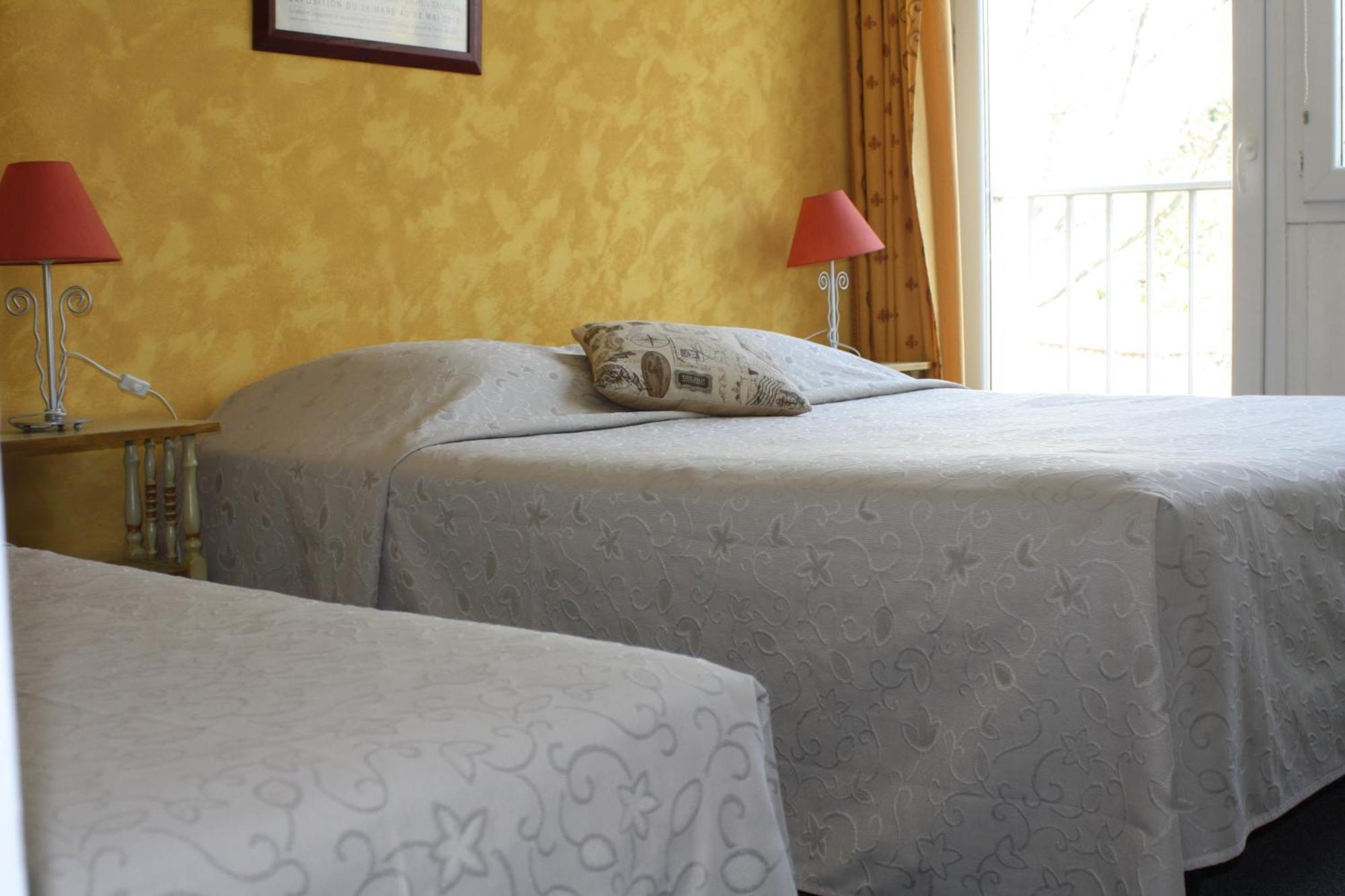 Logis Hotel Du Midi サロン＝ド＝プロヴァンス エクステリア 写真