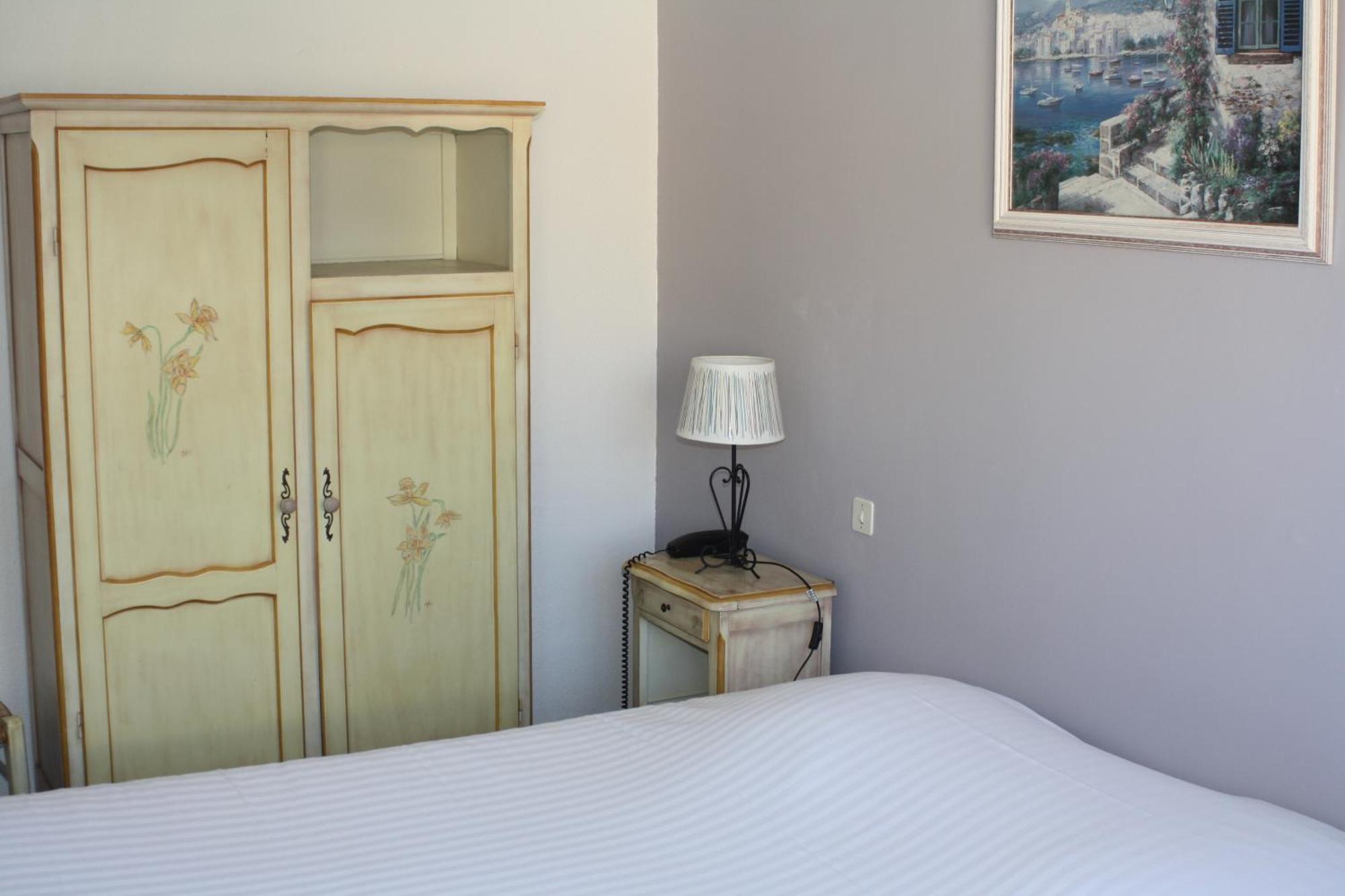 Logis Hotel Du Midi サロン＝ド＝プロヴァンス エクステリア 写真
