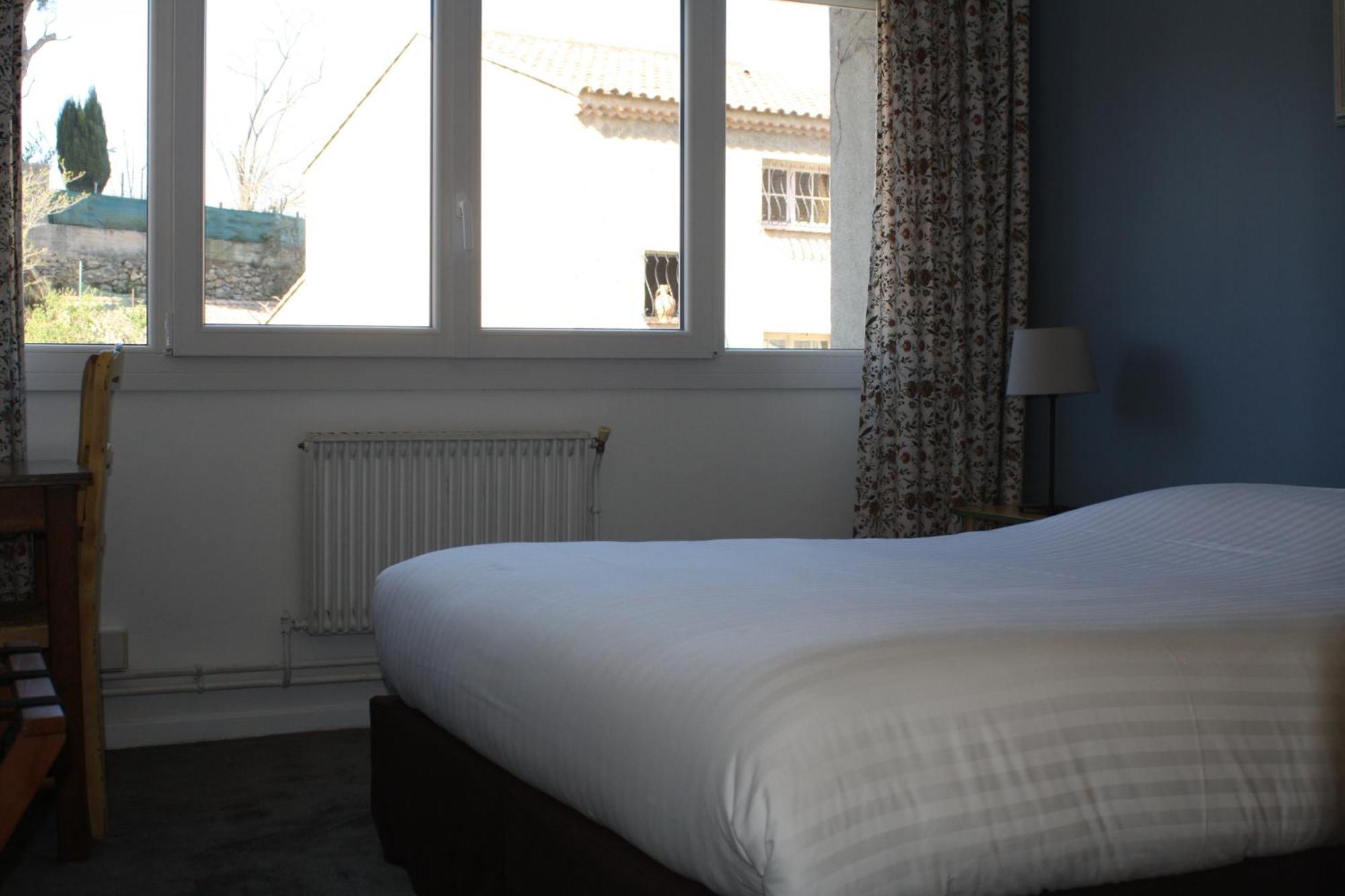 Logis Hotel Du Midi サロン＝ド＝プロヴァンス エクステリア 写真