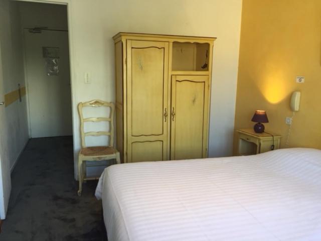 Logis Hotel Du Midi サロン＝ド＝プロヴァンス エクステリア 写真