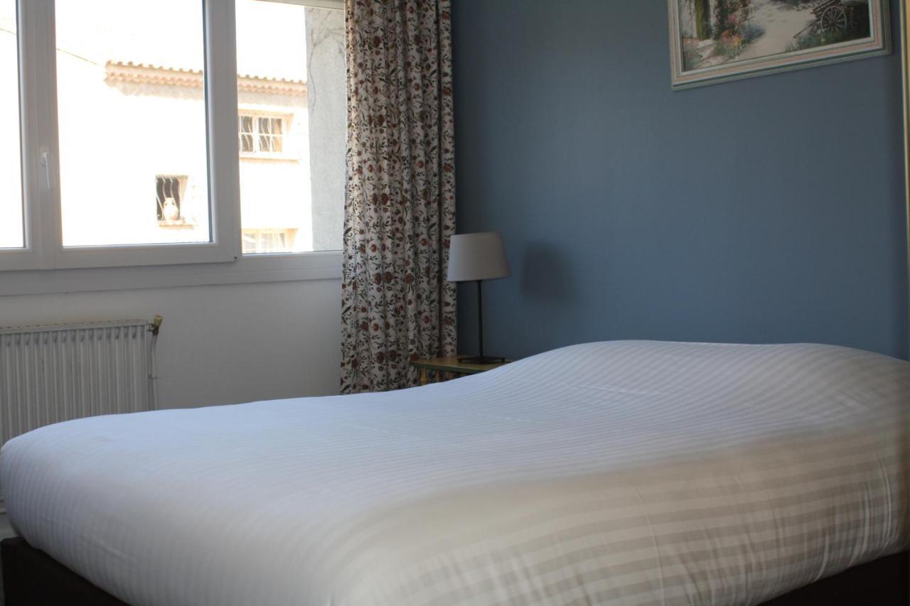 Logis Hotel Du Midi サロン＝ド＝プロヴァンス エクステリア 写真