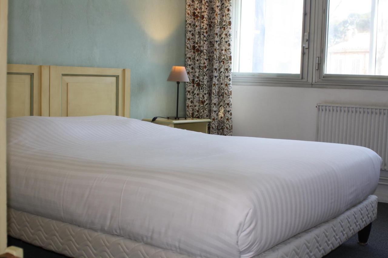 Logis Hotel Du Midi サロン＝ド＝プロヴァンス エクステリア 写真